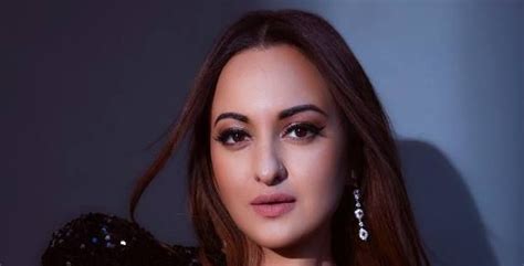 sonakshi sinha biography wiki age height career photos and more