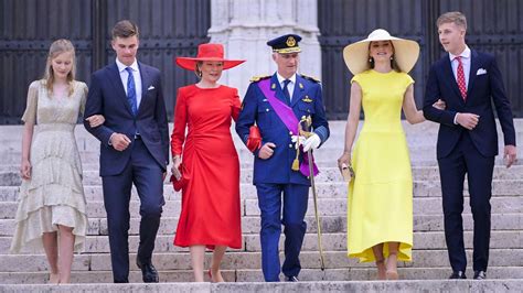 La famille royale aux couleurs du drapeau belge au Te Deum de la fête