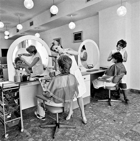 Finition De Coiffure En Salon Vintage Beauty Salon Vintage Hair