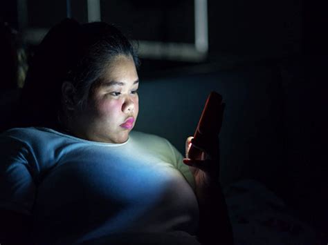 Too Much Time On Smartphones Leads To Obesity Deadly Disease