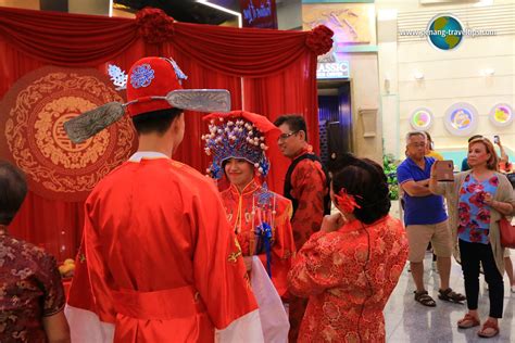 Bicara suku di indonesia, maka tiada pernah habisnya. Upacara Tradisional Perkahwinan Orang Cina di Pulau Pinang