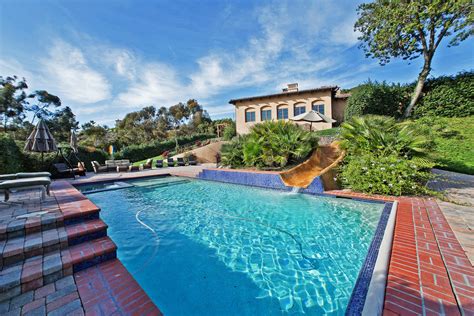 Book Now — Luxury Home Sharing