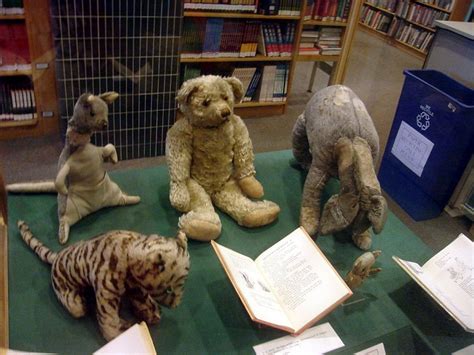 Guía de nueva york con toda la información turística que necesitas para viajar a nueva york y conocer todos los secretos de la gran manzana. El Winnie Pooh original y todos sus amigos (Tigger, Cangu ...