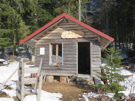 A la découverte des cabanes forestières du Risoux à la belle saison