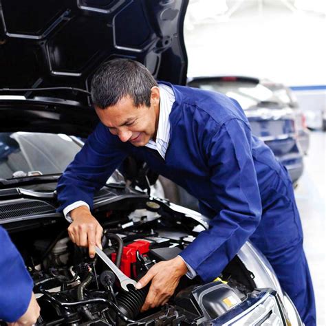 Why Renting Uniforms Is The Best Choice For Auto Mechanics Ace