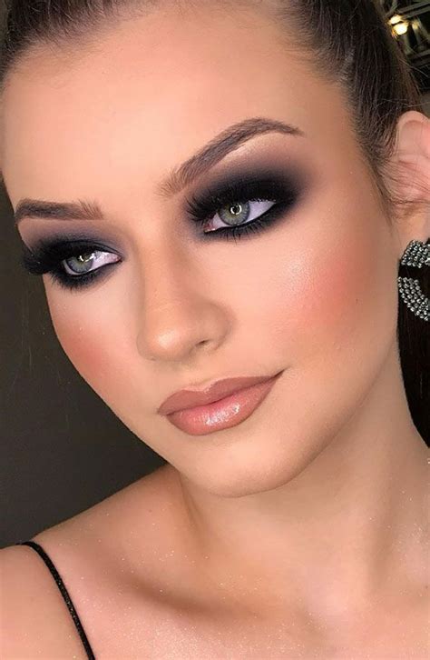 Beautiful Makeup Ideas That Are Absolutely Worth Copying Smokey Eye