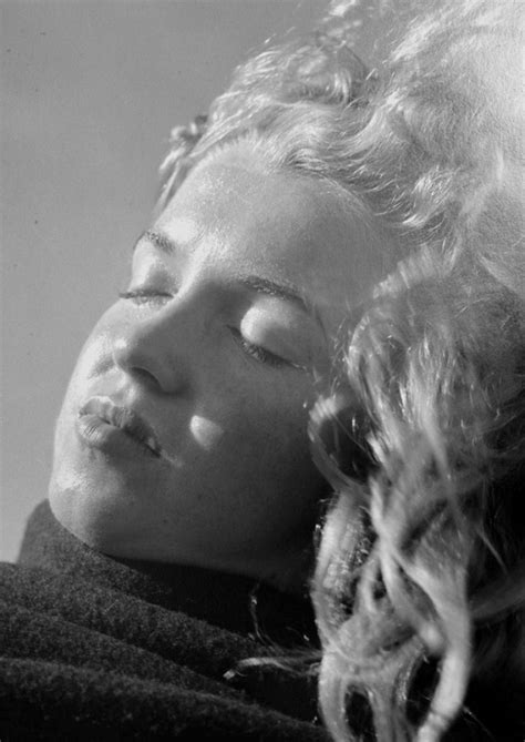 Rare And Unseen Photos Of Years Old Marilyn Monroe