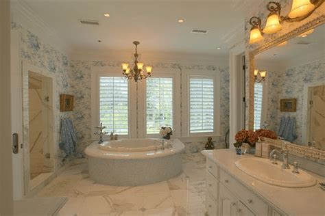 How To Decorate A Bathroom With A Jacuzzi Tub