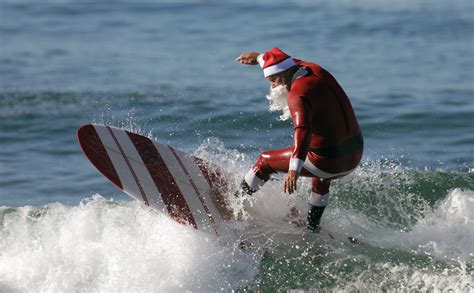 Surfing Santa Brings Smiles With Surf To The Beach Cities Surfing La