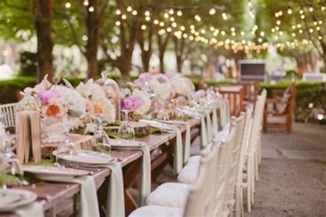 A flower, a bird, an egg or a butterfly. A Wedding Guide For Every Season
