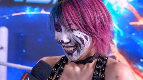 Asuka Laughs Off The Competition Wwe Elimination Chamber Exclusive