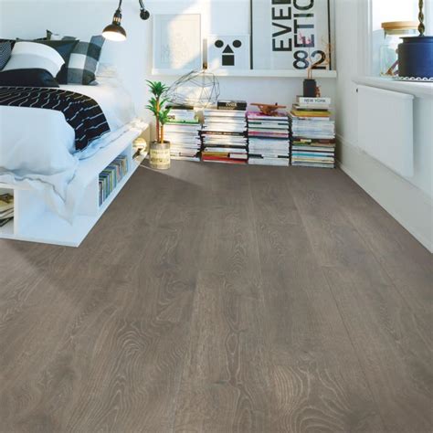 Mohawk Revwood Plus Antique Craft Espresso Bark Oak Onflooring