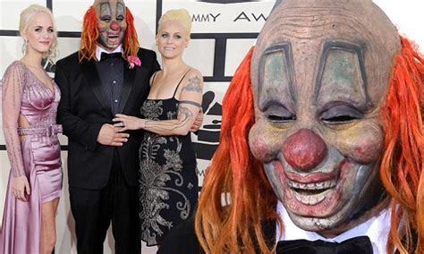 Joey jordison, a founder of the heavy metal band slipknot, has died, his family announced in a statement provided tuesday to cnn. GRAMMY AWARDS 2014: Slipknot's Shawn Crahan walks the ...