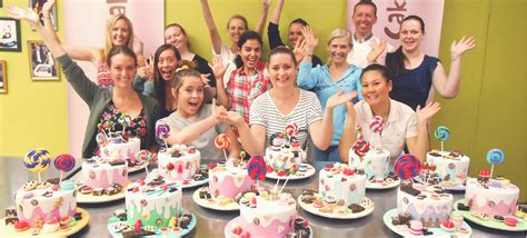 Learn about the wilton cake decorating school. How To Decorate Your Cake At Decorating Classes | WS6 Blog