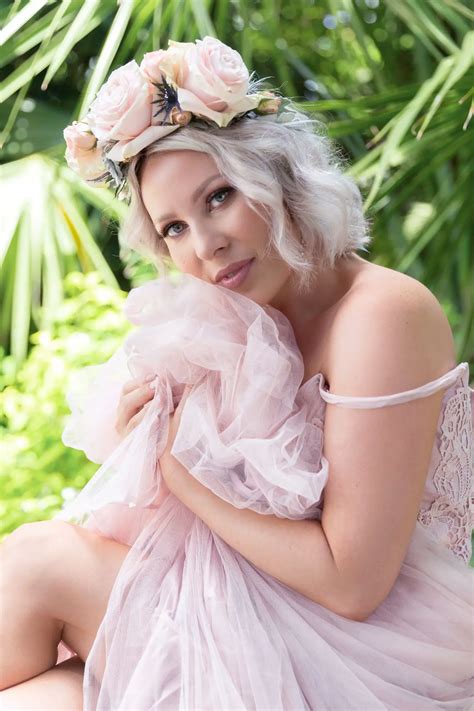 11 Breast Cancer Photoshoot Ideas Youll Love 2024