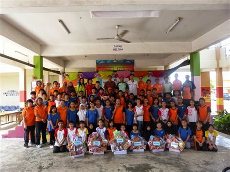 Murid rimup menyanyikan lagu tanggal 31. PIBG SK ASYAKIRIN: Program Semarak Perpaduan RIMUP ...