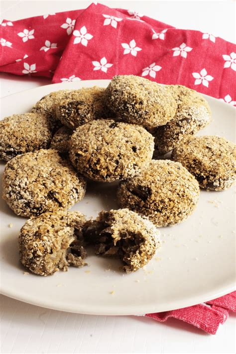 Si tratta di scarola stufata insaporita dalla presenza delle olive taggiasche. Polpette di scarola - Healthy Barta