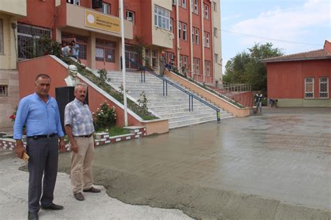 Okul bahçesi düzenlendi