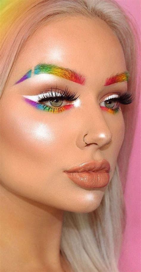 Pin By Ezgibilomic On Ideas In 2020 Colorful Makeup Rainbow Makeup