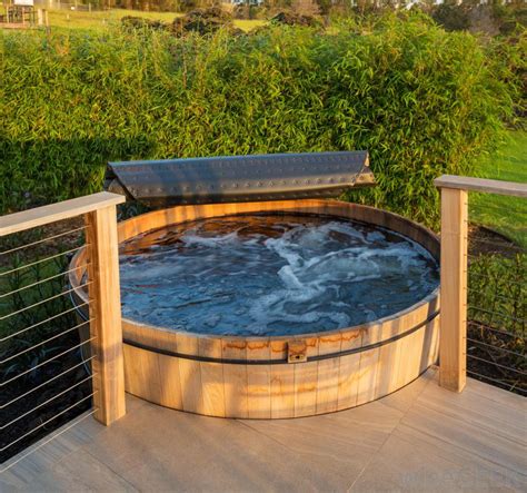 The way the word whirlpool is commonly used, refers to. What is the Difference Between a Hot Tub and Jacuzzi&?