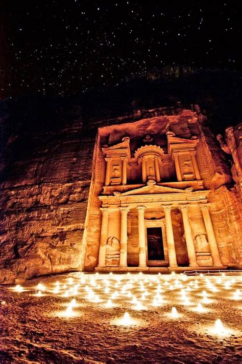 A versenyre azért jelentkezett, mert érdekli a divat, és szeretné ezen a téren is kipróbálni magát. tesoro de Petra por la noche a la luz de 2.000 velas ...