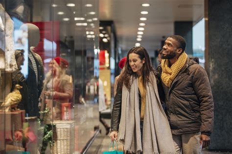 Reviving The Retail Customer Experience With Data Driven Insights