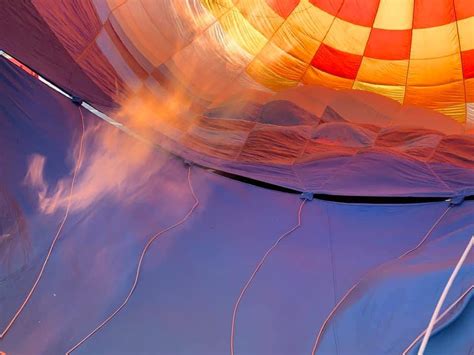 Adaptasi dari sebuah novel terlaris di malaysia. Nikmati Pemandangan Ladang Teh Dari Udara, Hot Air Balloon ...