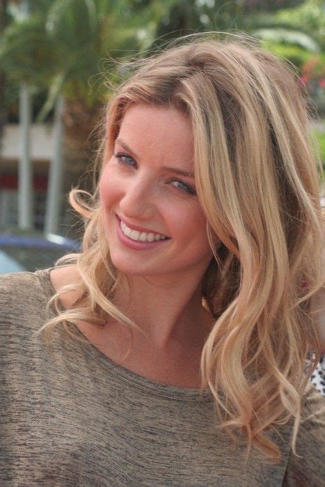 Annabelle Wallis Was Born In 1984 In Oxford Oxfordshire England As Annabelle Wallace She Is