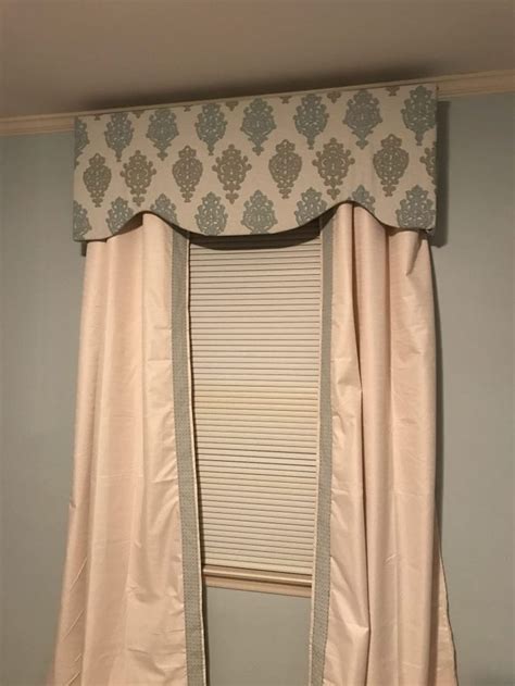 Building the cornice board measure the width of the window from the outside edges of the trim and then add 4″ (2″ allowance per side.) cut front of board to desired length (window & trim width + 4″). Cornice Boards, my favorite project DIY to add to any ...