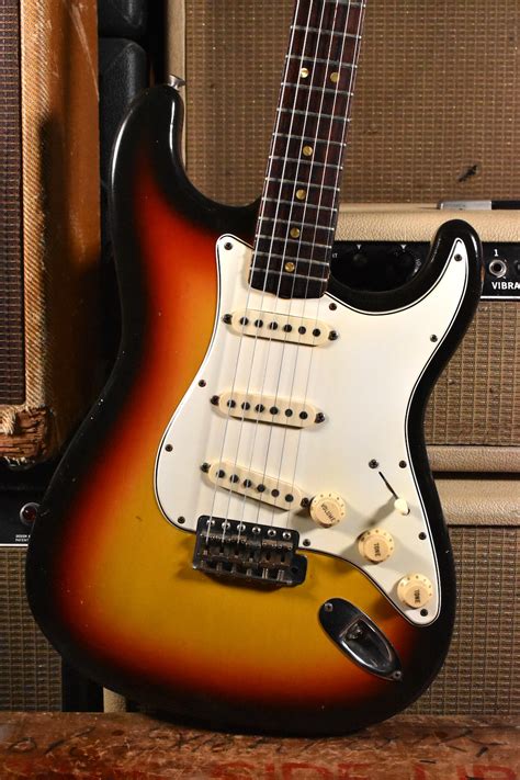 1966 Fender Stratocaster Sunburst - Serial: 124881 - Cesco's Corner Guitars