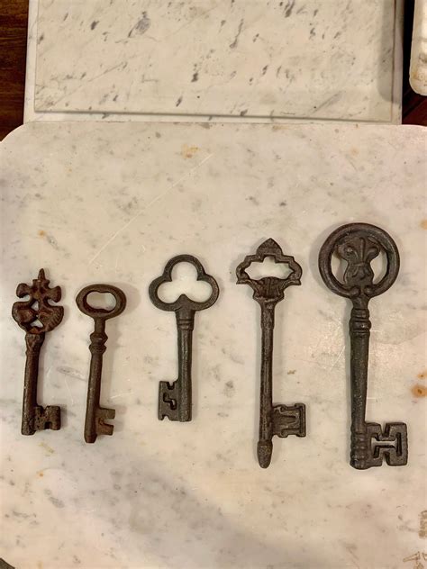 Vintage Rustic Keys Old Primitive Style Keys Large Unique | Etsy | Rustic keys, Antique keys 