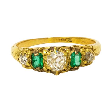 Diamond And Emerald 18 Carat Gold Ring At 1stdibs
