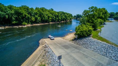 Due to a lack of public boat ramps and restrictive policies at private marinas, greenwood lake has become increasingly difficult to access for any boater who doesn't live directly on the shoreline. Public Boat Ramps