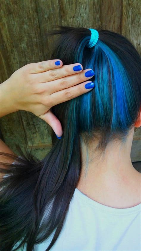 Mechas Azuis Na Nuca Blue Pretty Hair Color Hair Color Pastel Hair Color Blue Hair Inspo