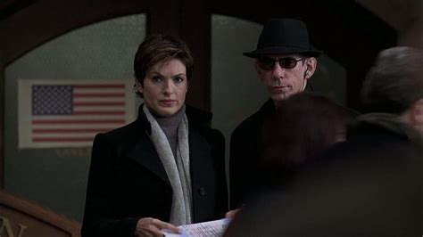 olivia benson and john munch law and order svu law and order olivia benson