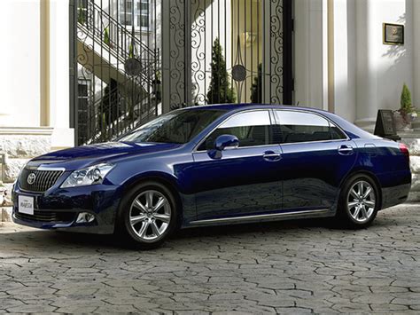 Toyota Crown Majestic - reviews, prices, ratings with various photos