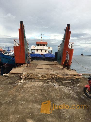 Kapal Lct Yasirah Jaya Di Kota Sorong Papua Barat