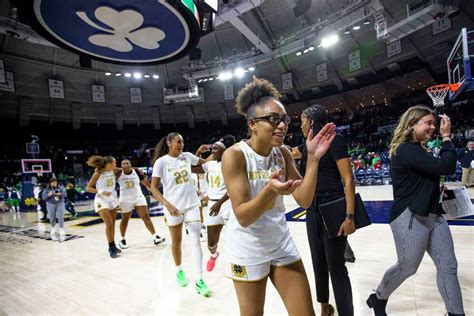 With Azzi Fudd Out Uconn Women S Basketball Falls To Notre Dame