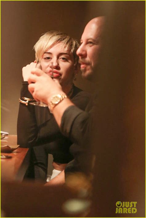 miley cyrus bares her incredible abs for dinner in rio de janeiro photo 3206840 miley cyrus