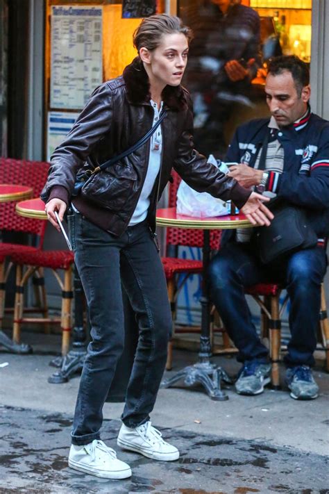 Kristen Stewart Personal Shopper Set Photos In Paris October 2015