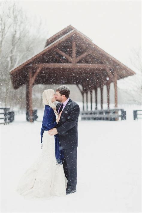 26 Snowy Wedding Photos That Capture The Romance Of Winter Huffpost