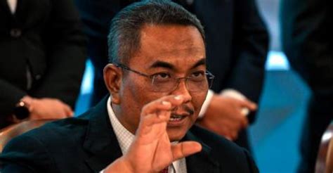 Dan mengagih dana zakat kepada golongan asnaf. Kedah mahu lembaga pelabuhan ditubuhkan di negeri itu-MB