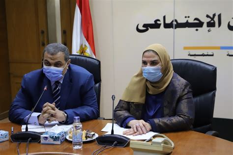 وزارة القوى العاملة والهجرة المصرية، هى وزارة مصرية تعمل على تقديم الرعاية المطلوبة للعمال المصريين في الداخل والخارج ، والعمل على توفير فرص عمل للمصريين داخل وخارج. وزارة القوى العاملة