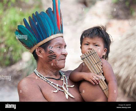Tucano People Hi Res Stock Photography And Images Alamy