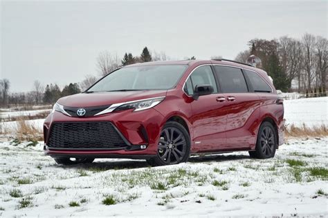 Toyota Sienna Review Specs Pricing Features Videos And More