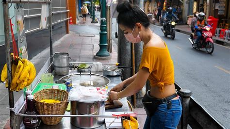 The Most Hardworking Beautiful Roti Lady In Bangkok Thai Street Food Youtube