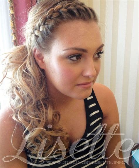 Perfect Side Ponytail With Braid For Wedding Bride