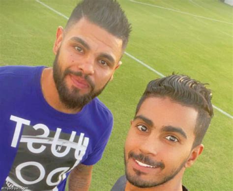 المسحل يزور تمبكتي في المستشفى. لقطة المقهوي | صحيفة الرياضية