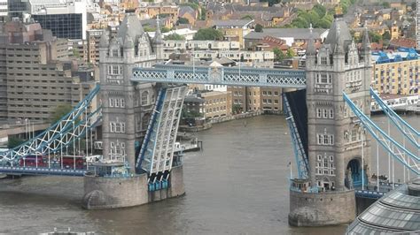 Londons Tower Bridge Is Stuck Open Due To A Technical Fault