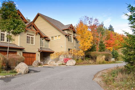 Fall Colours-Luxury Panache Townhomes Ski in Ski Out ...
